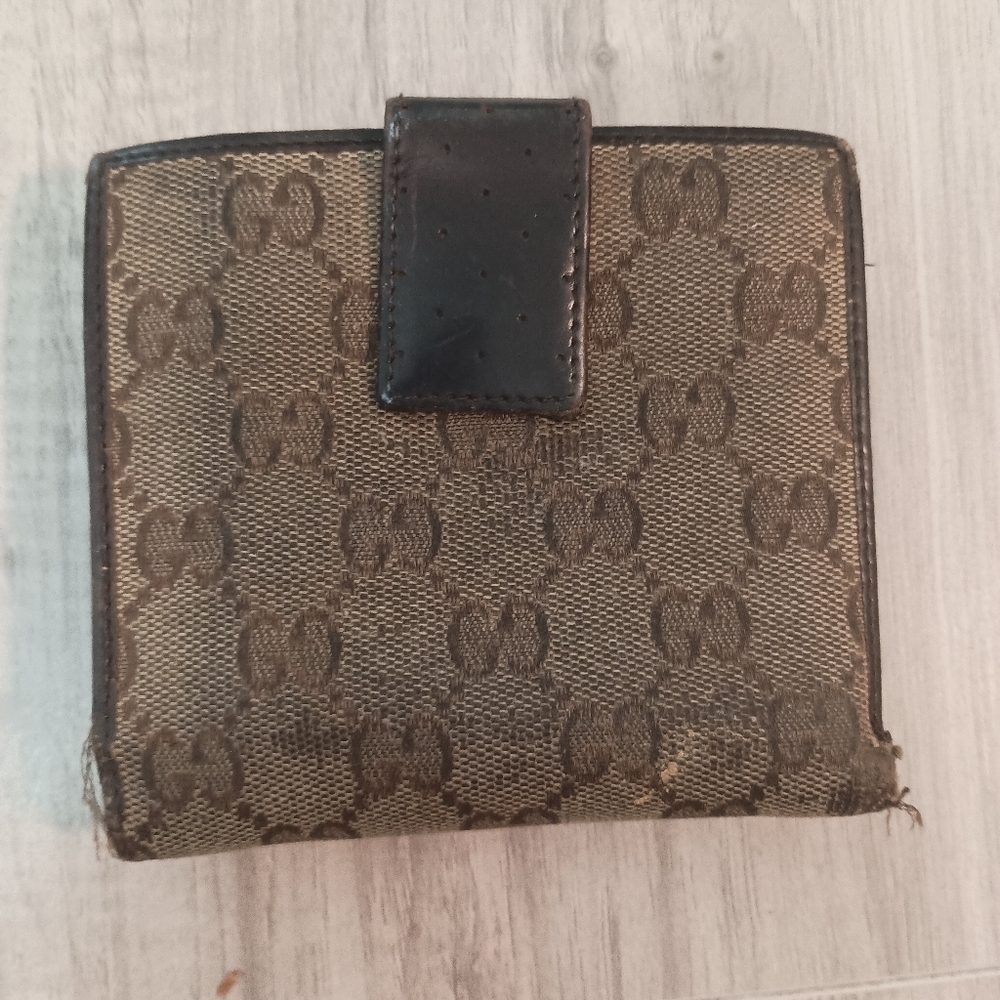 AUTHENTIC GUCCI INTERLOCKING G MONOGRAM LOGO SHER… - image 2